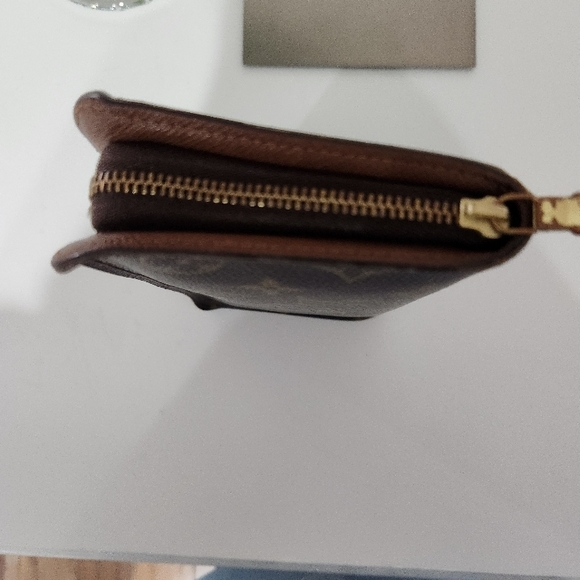 Louis Vuitton Brown Monogram Zip Around Wallet - Picture 4 of 10